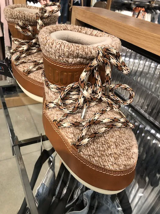 Bloomie's by Bloomingdale's 9