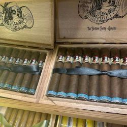Elevape Tobacco and Vape ico