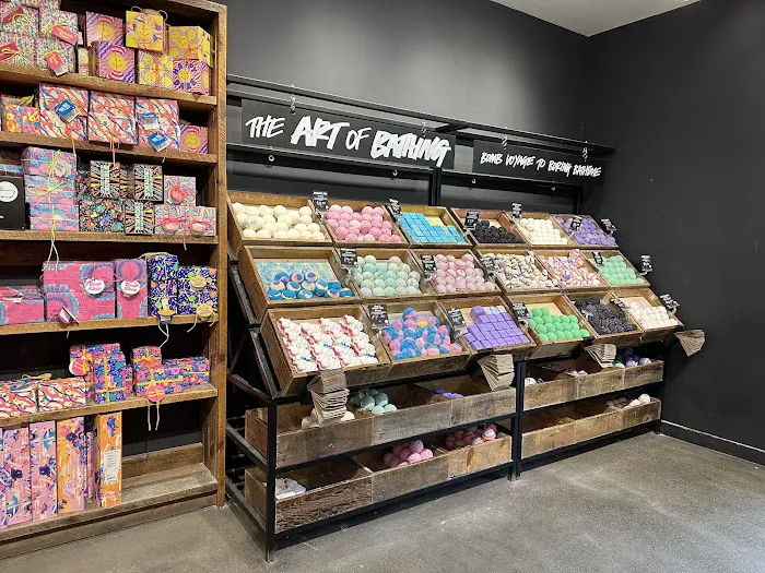Lush Cosmetics Tyson Center 5