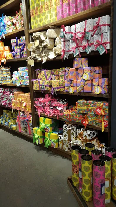 Lush Cosmetics Tyson Center 9