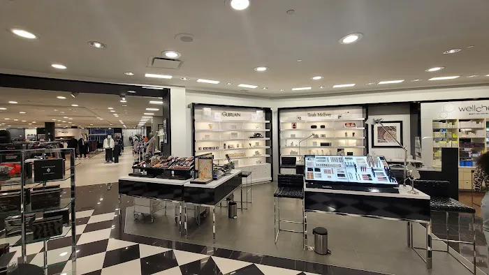 Bloomingdale's 5