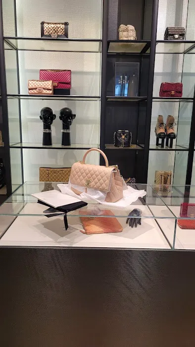 CHANEL 6