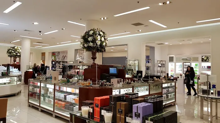 Saks Fifth Avenue 7