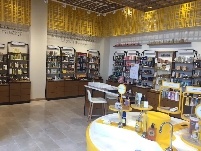 L'OCCITANE EN PROVENCE 4
