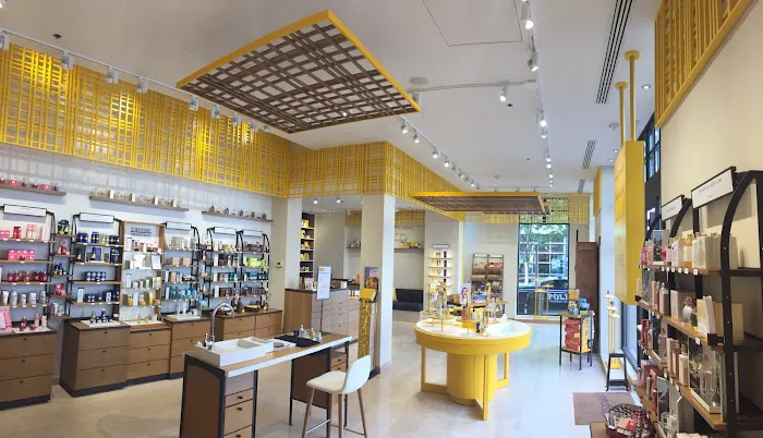 L'OCCITANE EN PROVENCE 6
