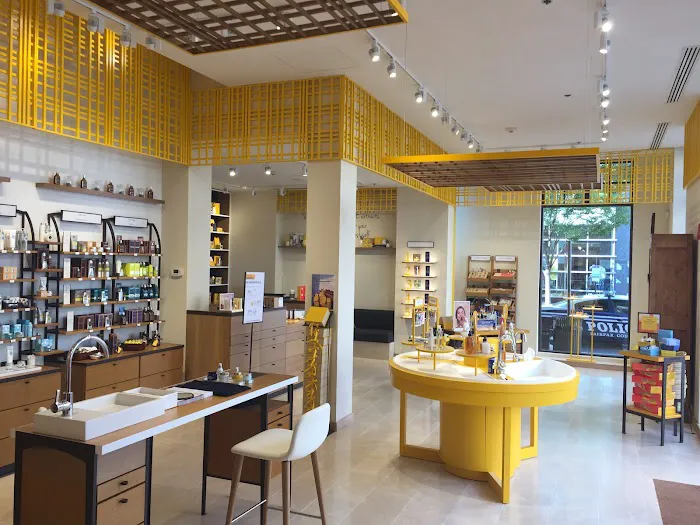 L'OCCITANE EN PROVENCE 9