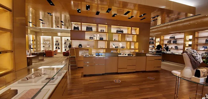 Louis Vuitton McLean Tysons Galleria 6