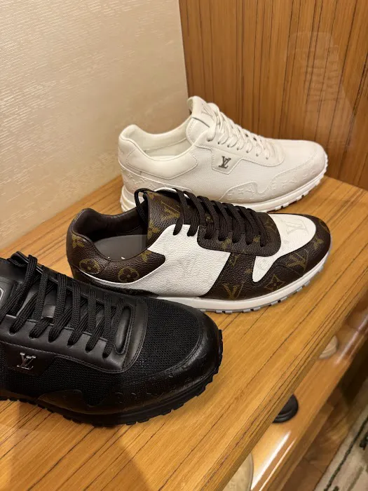 Louis Vuitton McLean Tysons Galleria 7