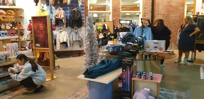 Urban Outfitters 3