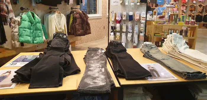 Urban Outfitters 7