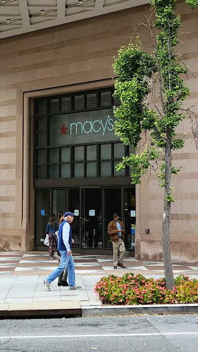 Macy's 0