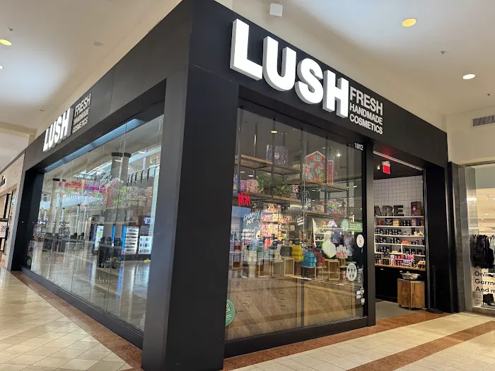Lush Cosmetics Crabtree Valley 9