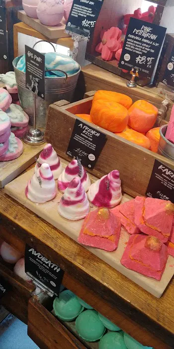Lush Cosmetics Magazine Street 3