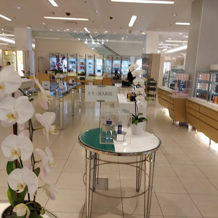 Saks Fifth Avenue 2