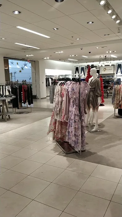 Saks Fifth Avenue 4