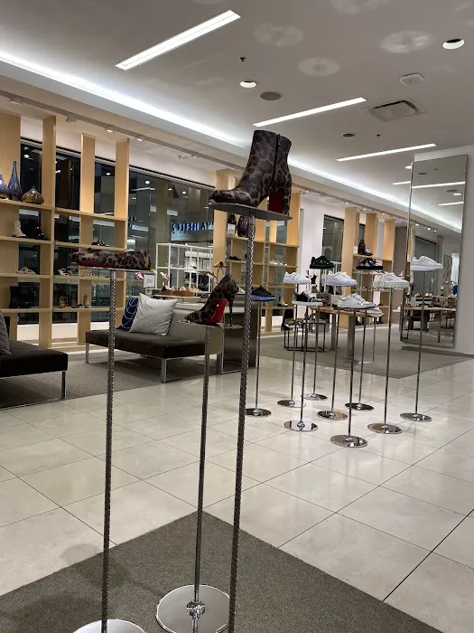 Saks Fifth Avenue 7