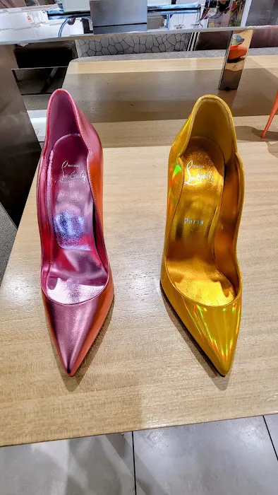 Saks Fifth Avenue 8