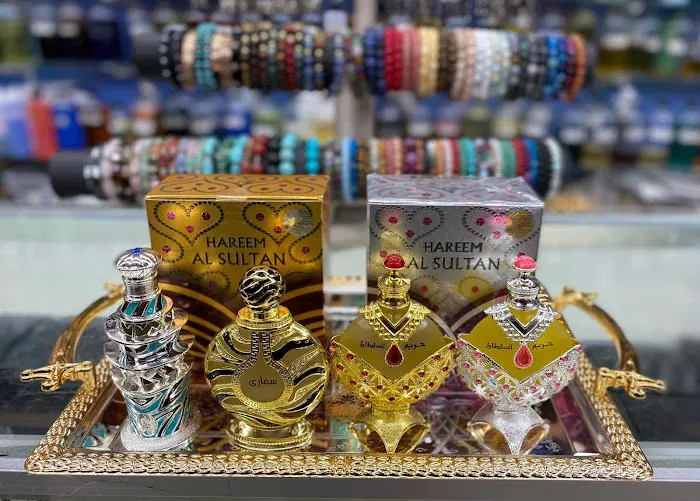 Golden Perfume & Jewelry 8