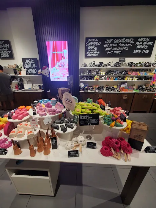 Lush Cosmetics Montgomery 4