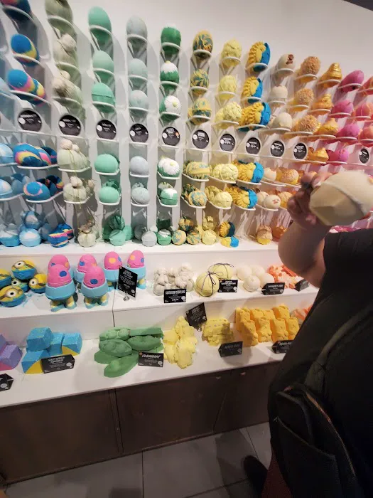Lush Cosmetics Montgomery 5