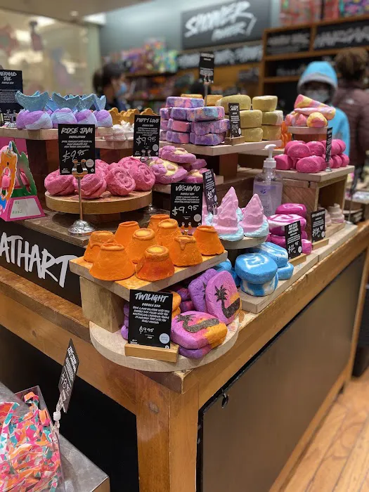 Lush Cosmetics Montgomery 6