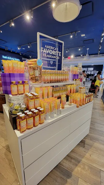 Bath & Body Works 2