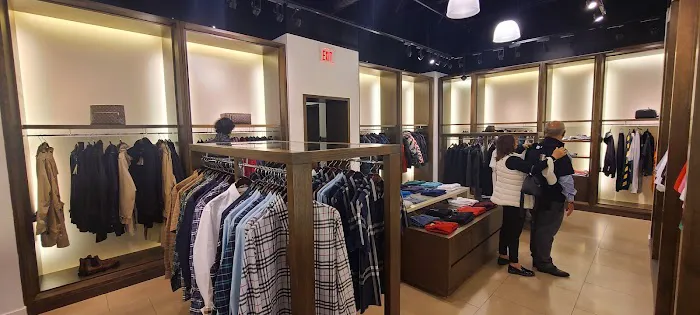 Burberry Outlet 5