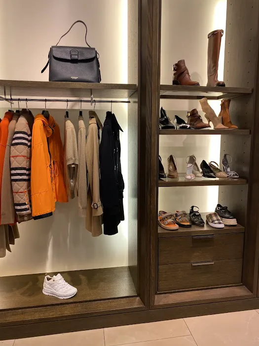 Burberry Outlet 9