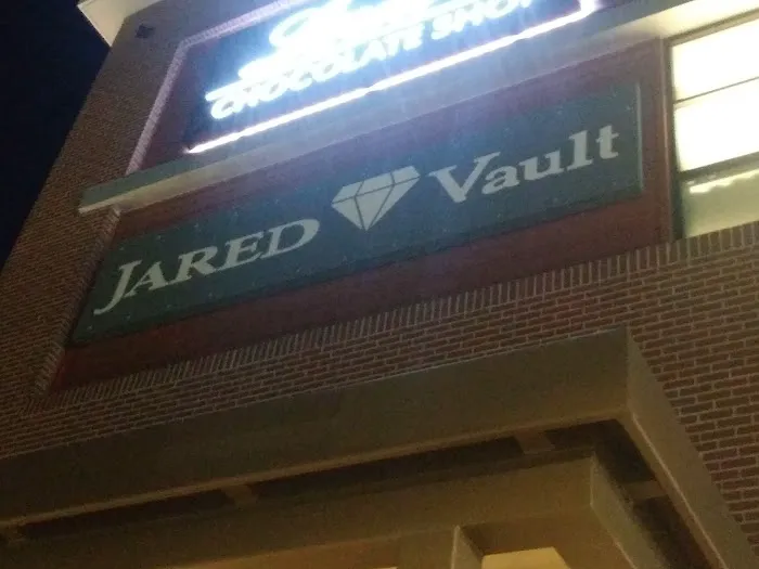 FRAGRANCE OUTLET 2