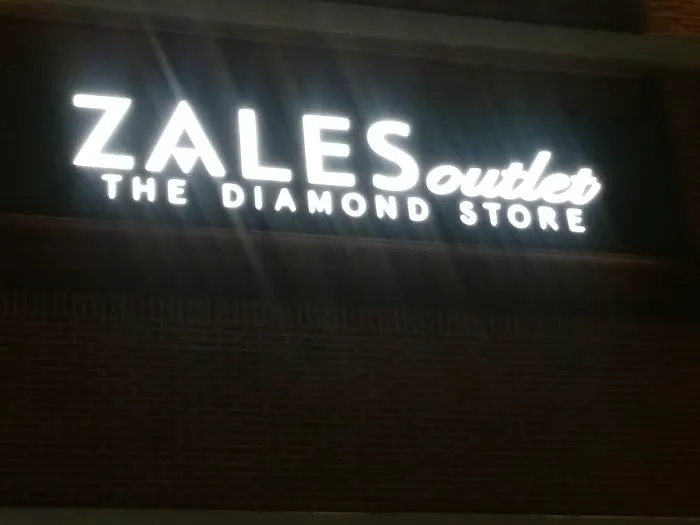 FRAGRANCE OUTLET 3