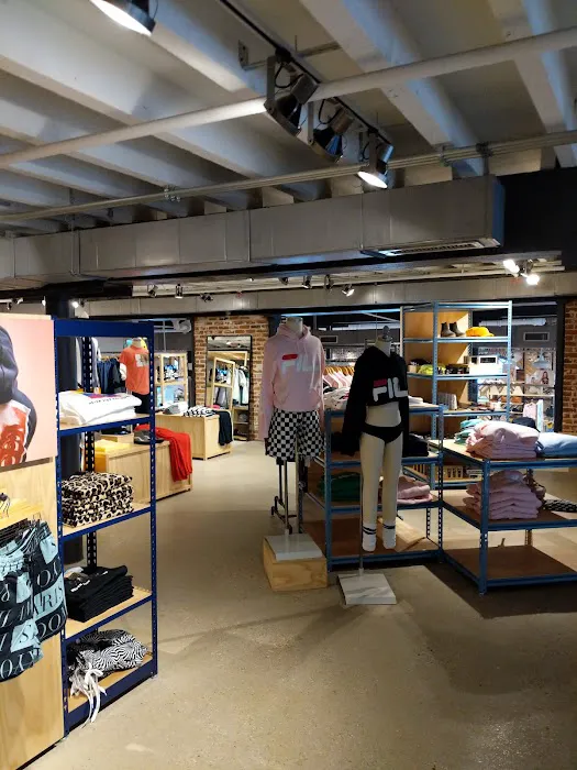 Urban Outfitters 2