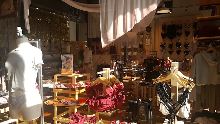 Urban Outfitters 9