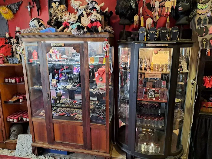 Boutique Du Vampyre 8