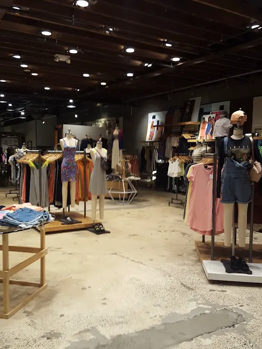 Urban Outfitters 7