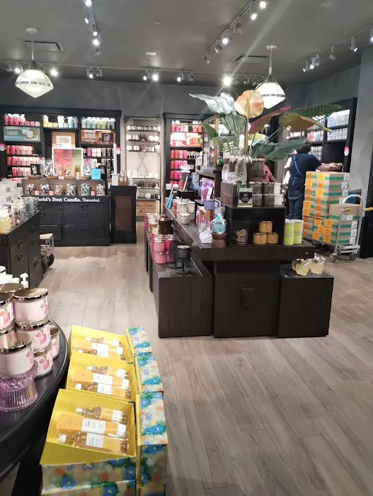Bath & Body Works 2