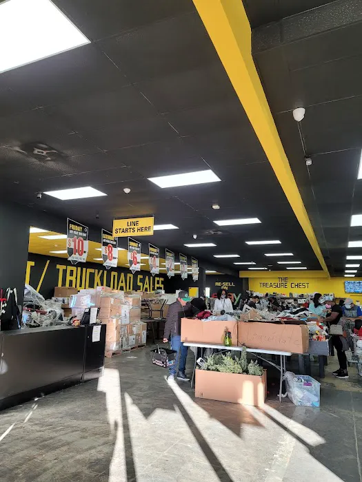 Treasure Hunt Liquidators Bin Mega Store 6