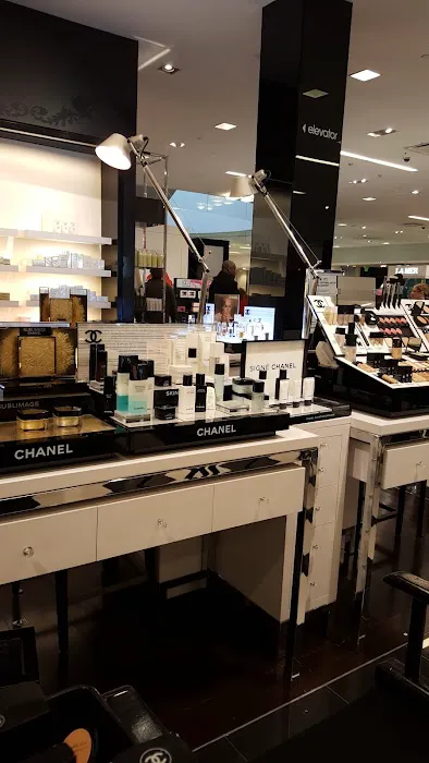 Bloomingdale's 5