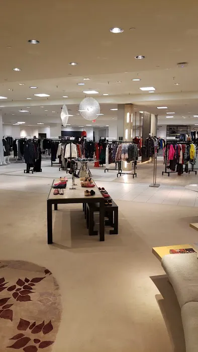Saks Fifth Avenue 4