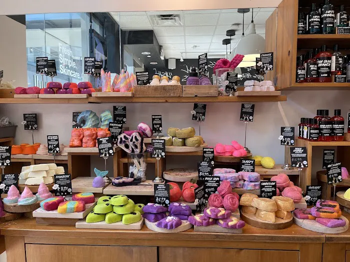 Lush Cosmetics Columbia Mall 5