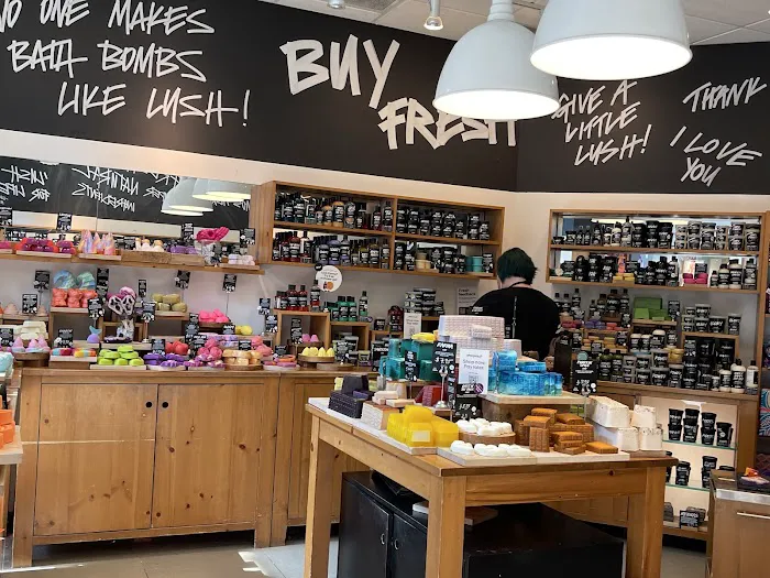 Lush Cosmetics Columbia Mall 6