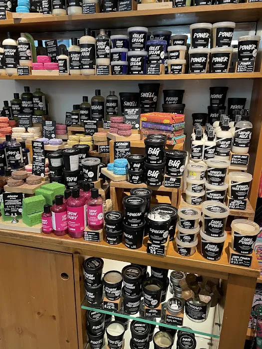 Lush Cosmetics Columbia Mall 8