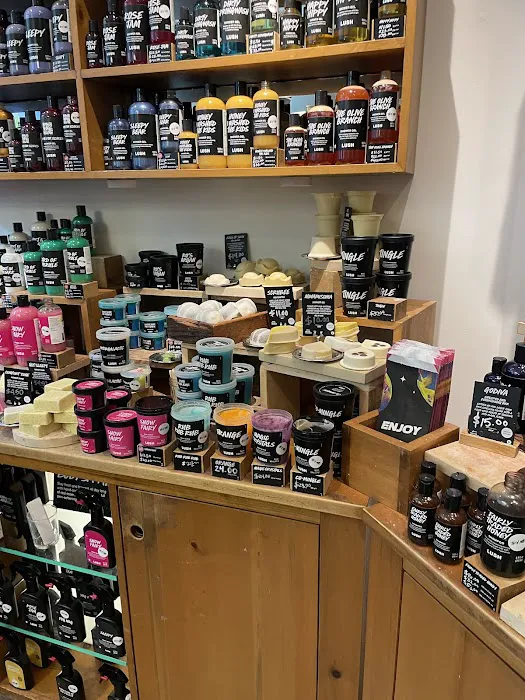 Lush Cosmetics Columbia Mall 9