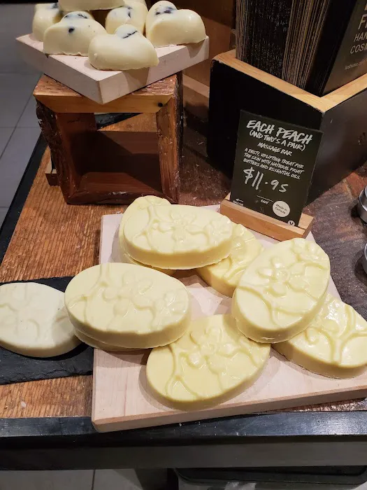 Lush Cosmetics Southpoint 4