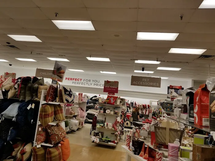 Marshalls & HomeGoods 6