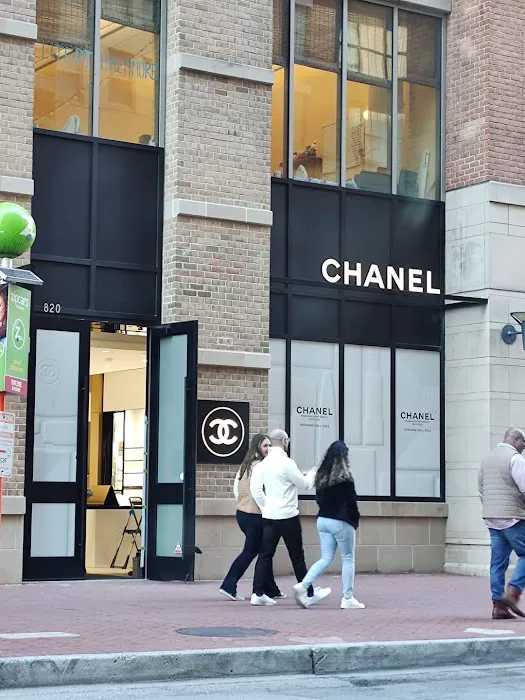 CHANEL FRAGRANCE AND BEAUTY BOUTIQUE 0