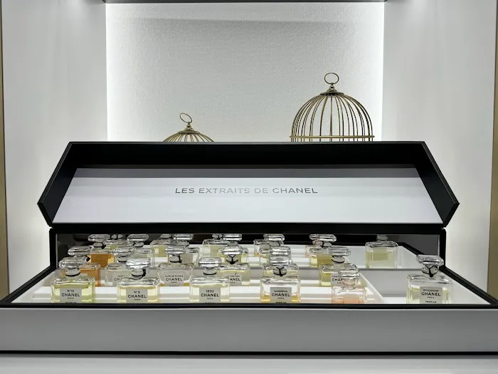 CHANEL FRAGRANCE AND BEAUTY BOUTIQUE 1