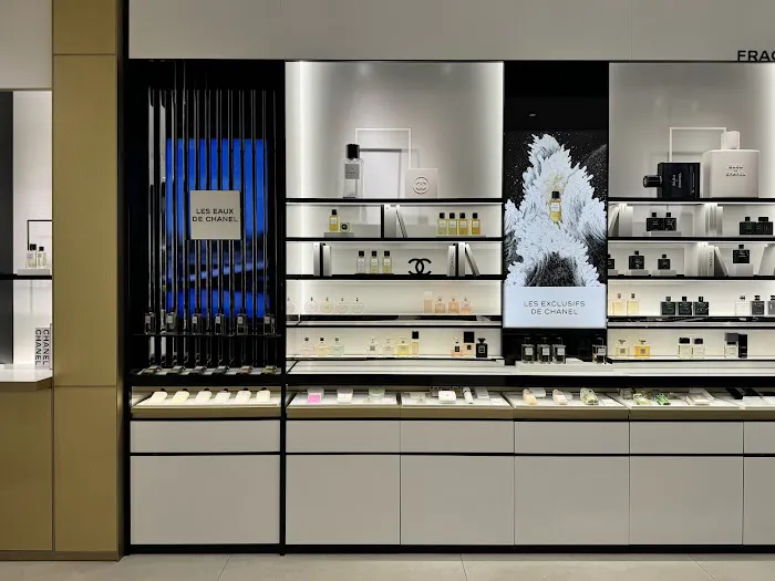 CHANEL FRAGRANCE AND BEAUTY BOUTIQUE 4