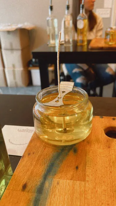 Lumière Candle Studio 9