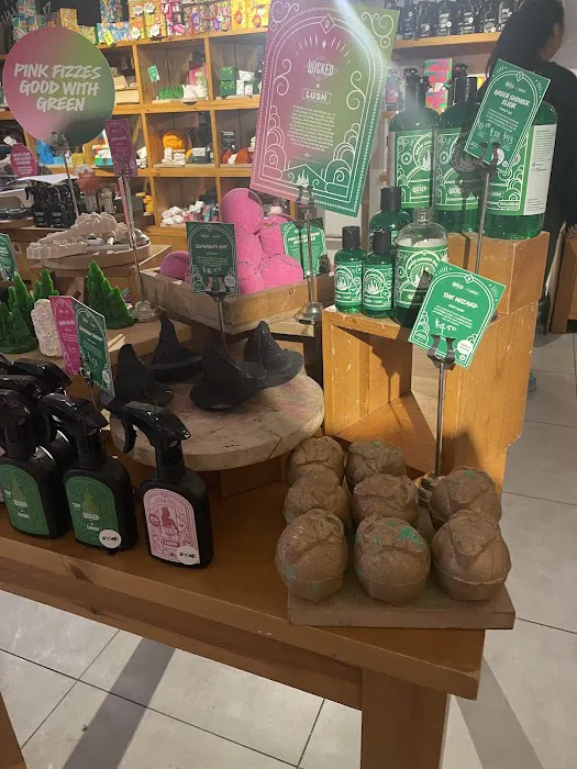 Lush Cosmetics Harbor East 8