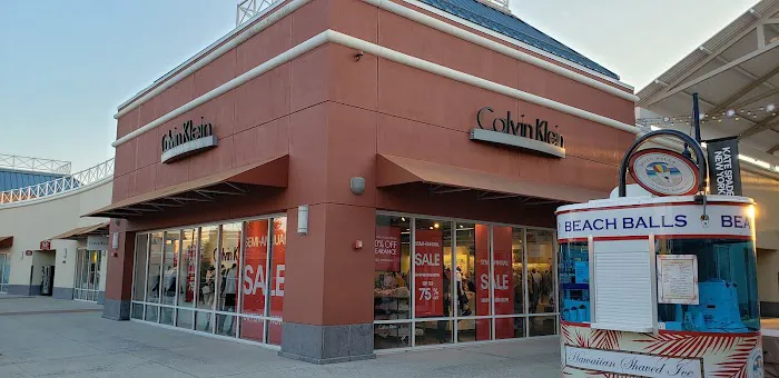 Calvin Klein 8
